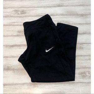 Women’s Nike Black Cropped Leggings